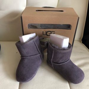 Size 2/3 infant ugg boots